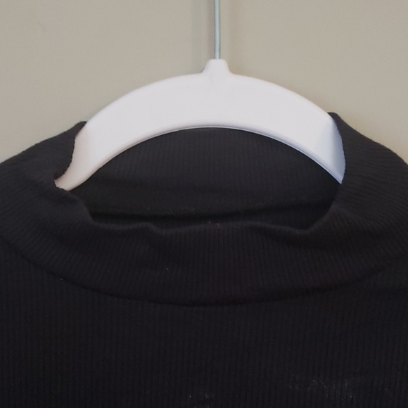 (NWOT) A&F black mock neck bell sleeves - Picture 4 of 5